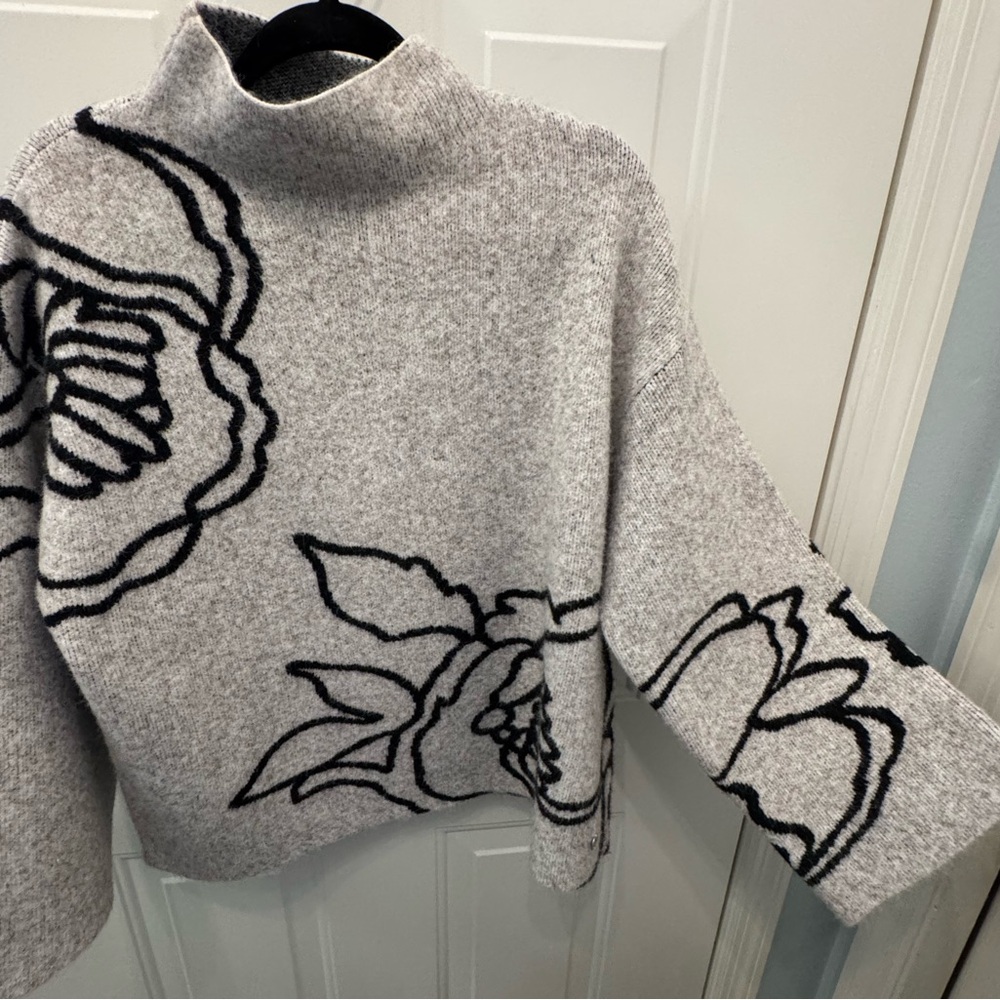 RARE Joseph Ribkoff Women's Modern Floral Sweater Sz M Classic Quiet Luxury NEW - Picture 2 of 12